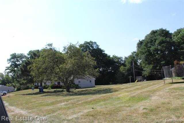 37 Maplecrest Dr - Photo 2 of 37