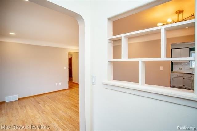 8501 Northfield Blvd - Photo 4 of 38