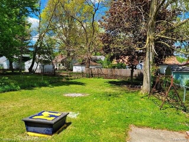 24708 Stanford St - Photo 5 of 5