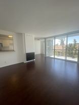 125 N Barrington Ave - Photo 1 of 1