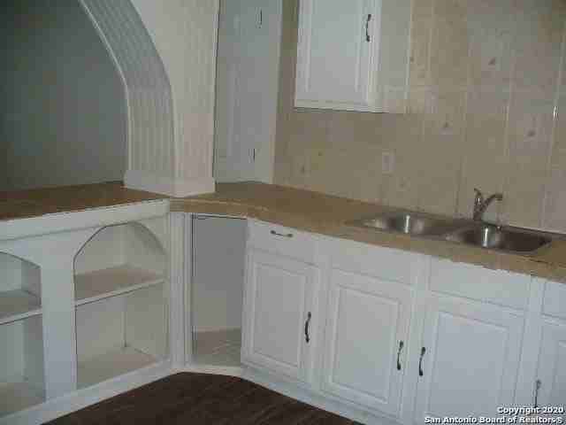 9031 Port Shire Dr - Photo 7 of 9