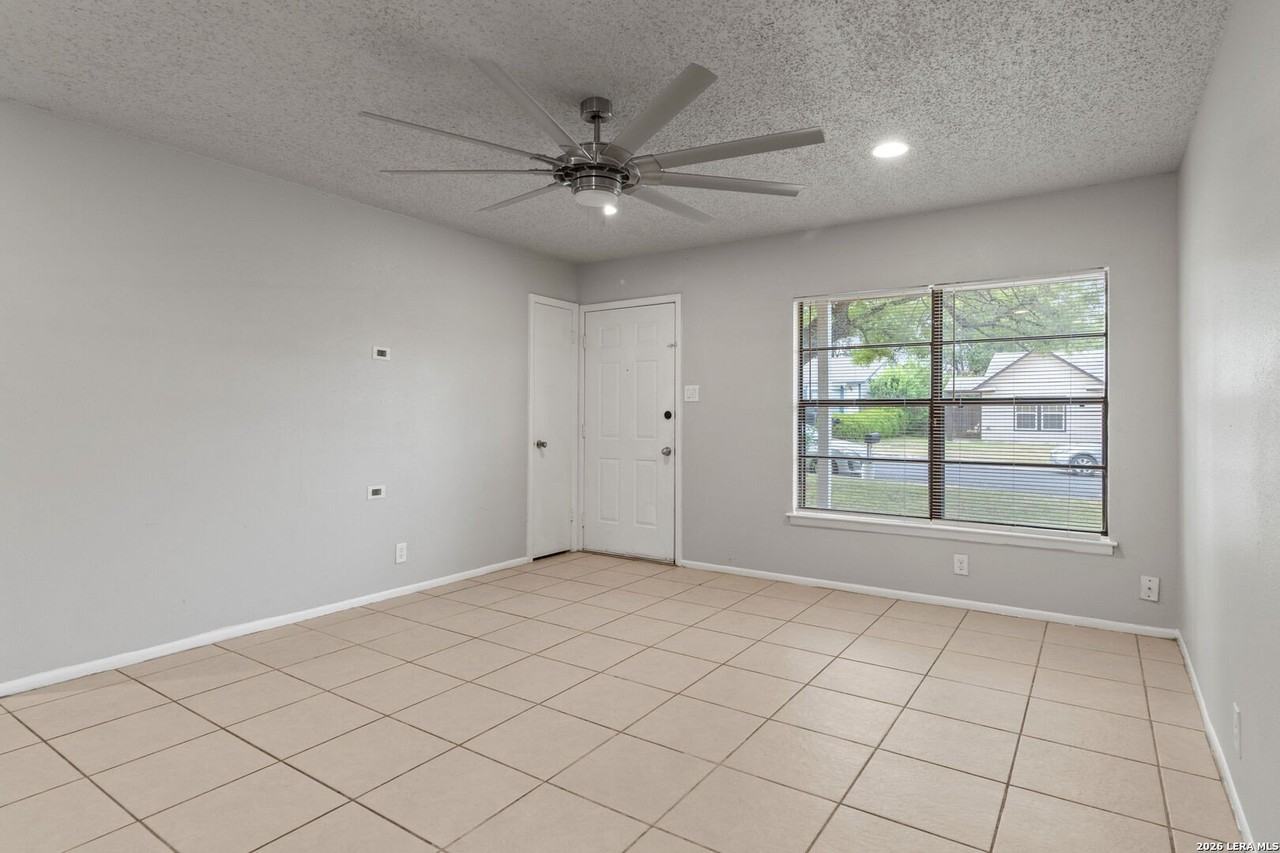 6618 Swiss Oaks - Photo 5 of 15