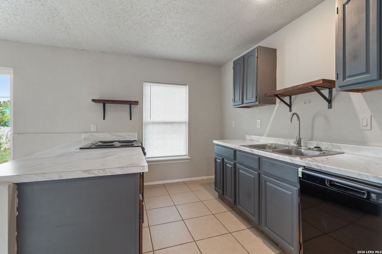 6618 Swiss Oaks - Photo 6 of 15