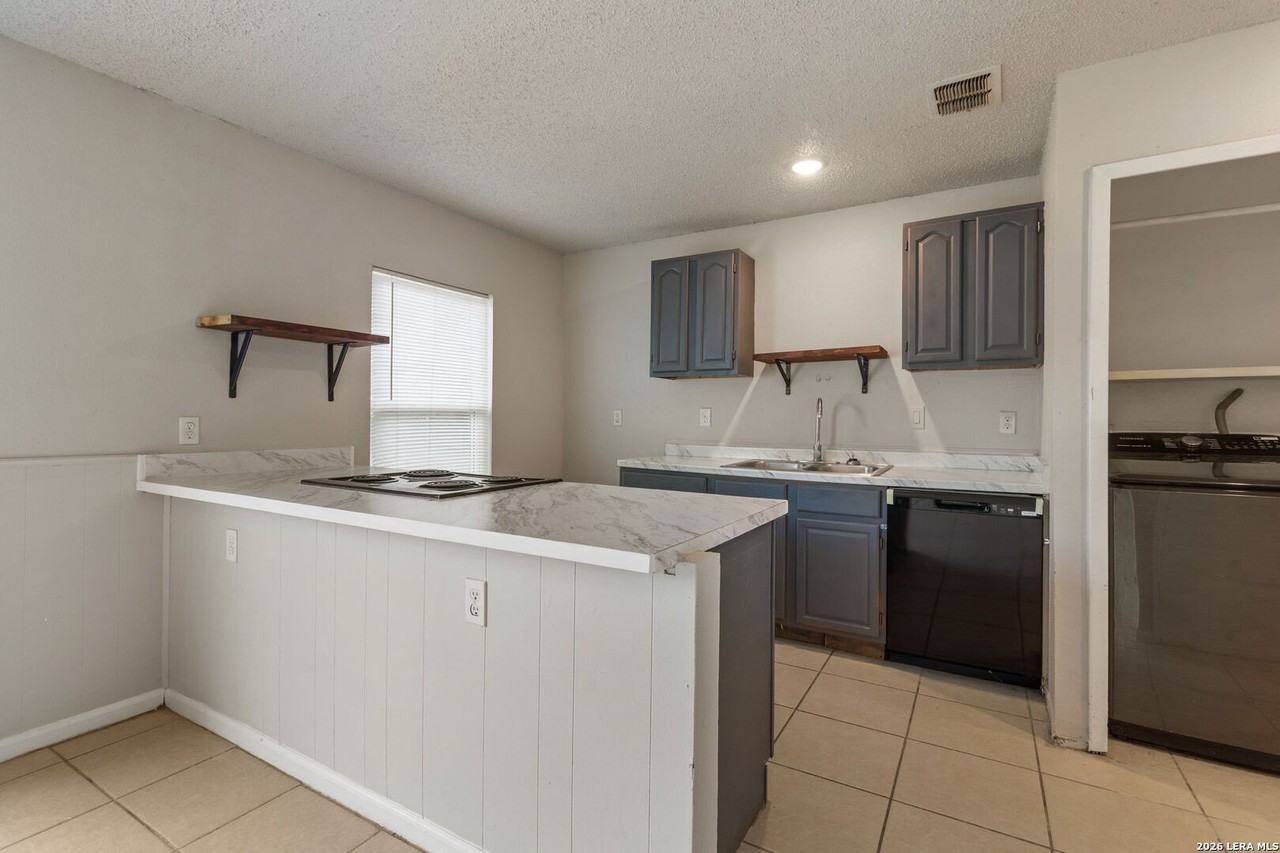 6618 Swiss Oaks - Photo 7 of 15