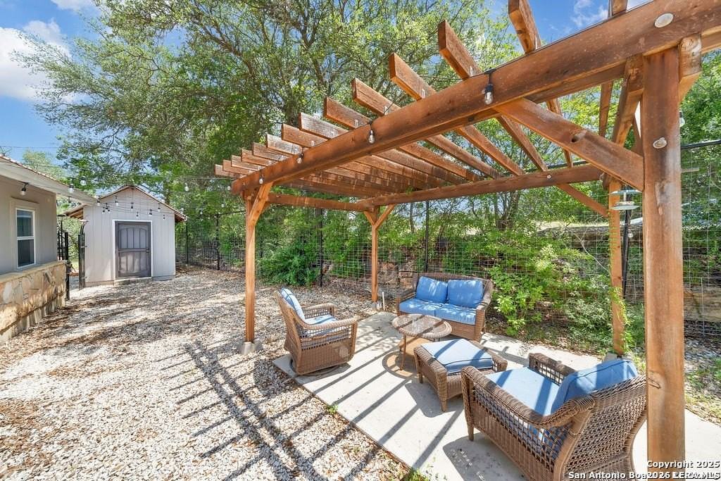 690 Windrush - Photo 4 of 25