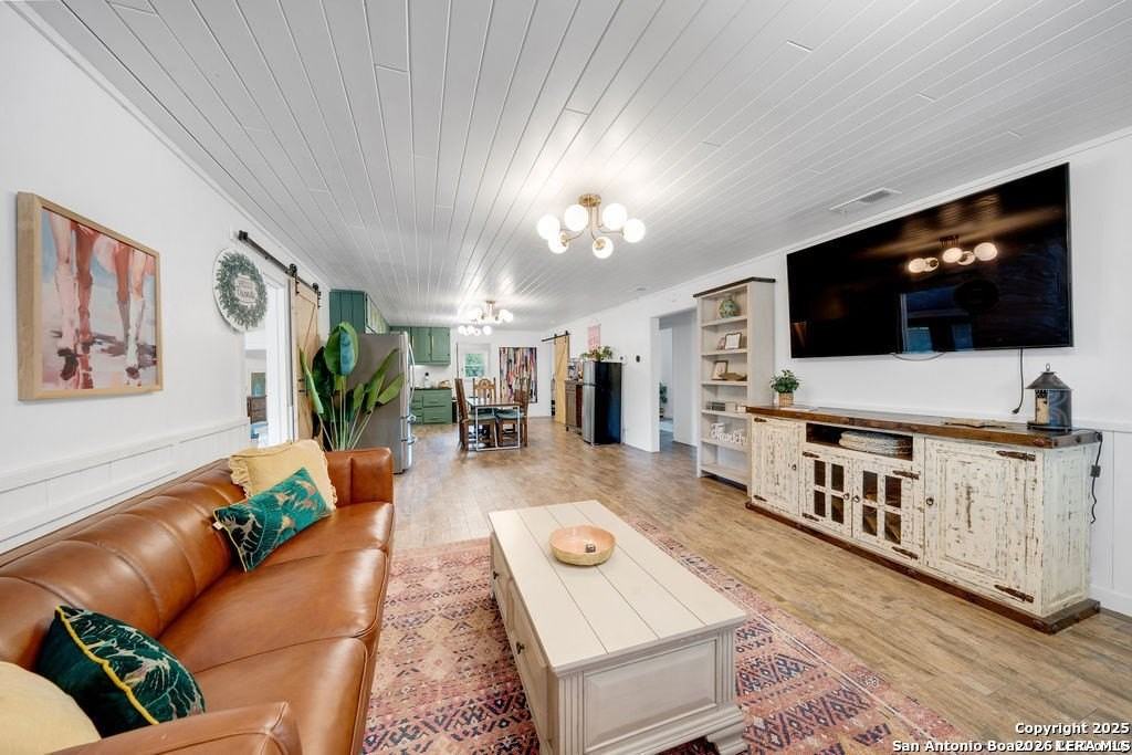 690 Windrush - Photo 7 of 25