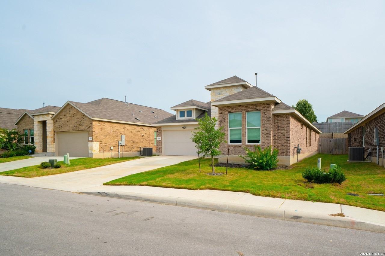 14107 Roller Mls - Photo 2 of 26