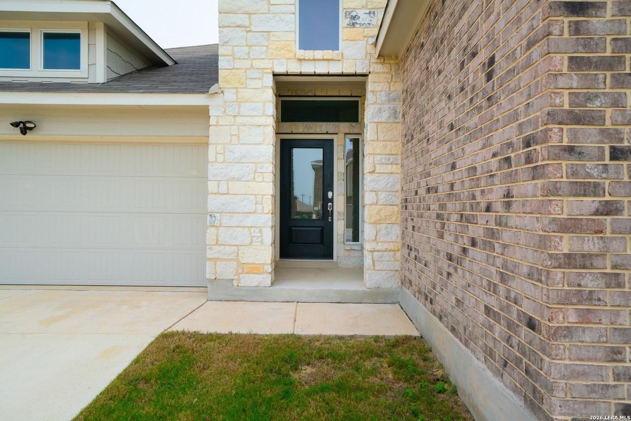 14107 Roller Mls - Photo 3 of 26
