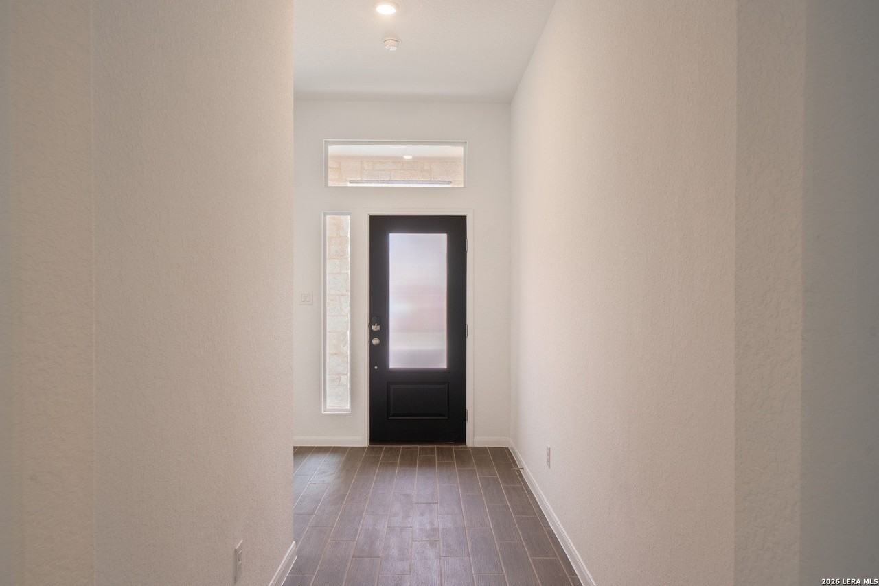 14107 Roller Mls - Photo 4 of 26