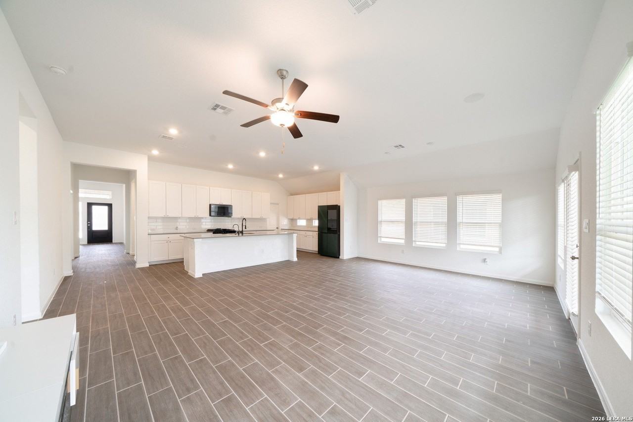 14107 Roller Mls - Photo 5 of 26