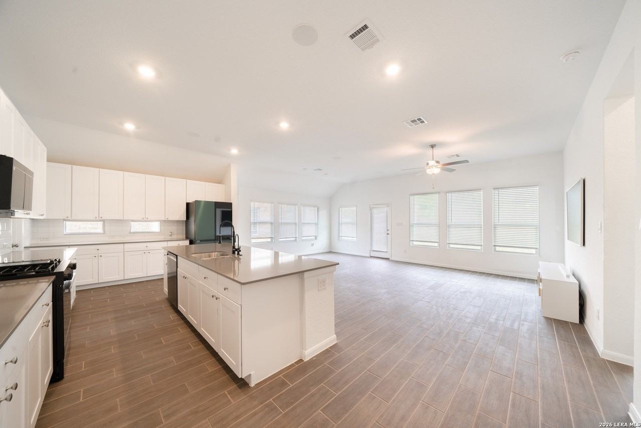 14107 Roller Mls - Photo 6 of 26