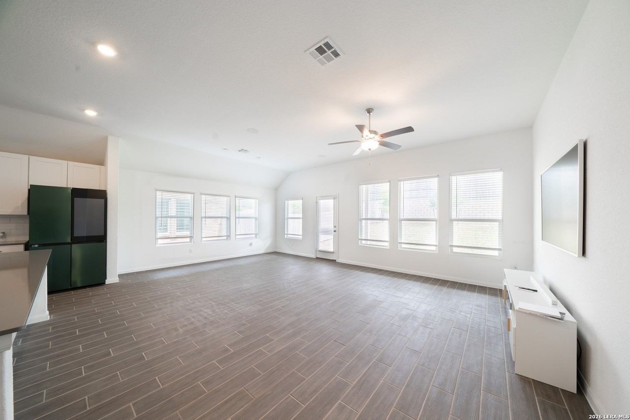 14107 Roller Mls - Photo 7 of 26