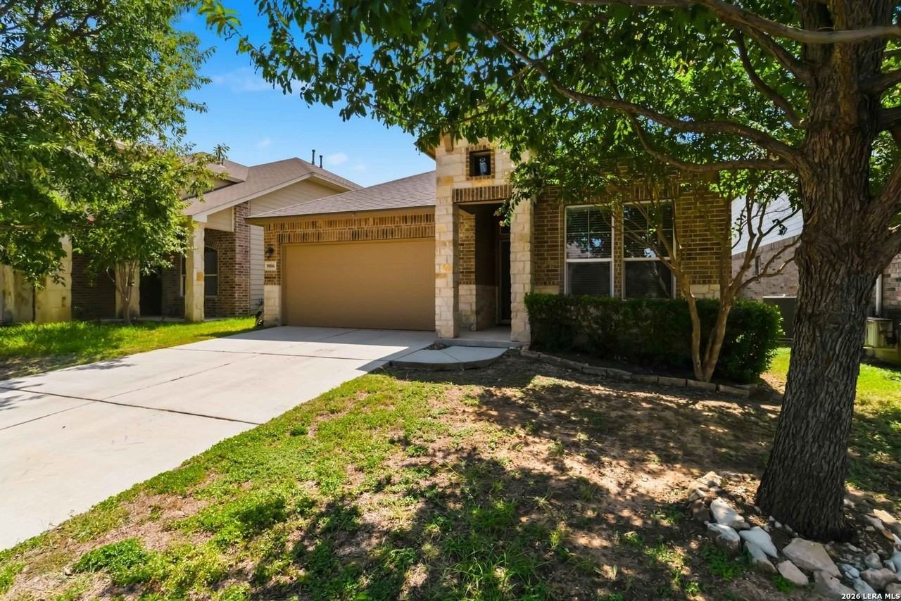 9006 Hubbard Hl - Photo 2 of 34