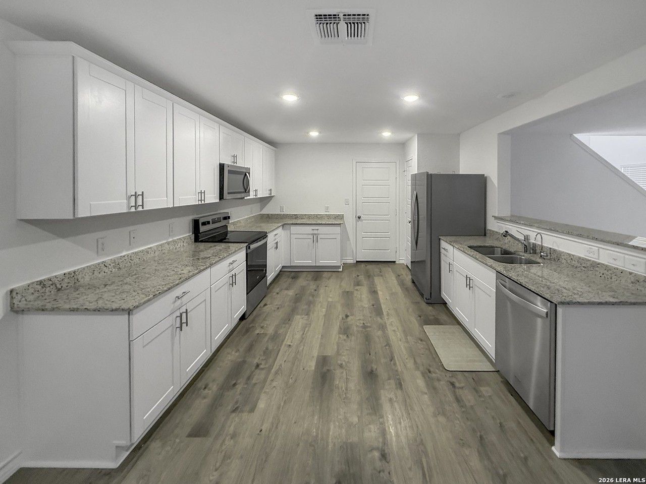 819 Bluegrass Pt - Photo 2 of 25