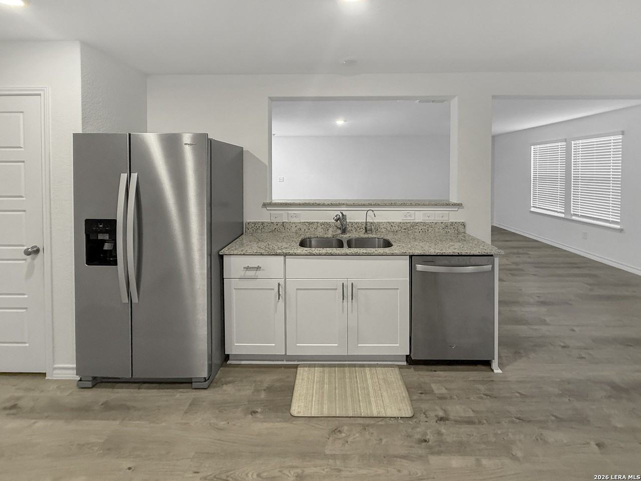 819 Bluegrass Pt - Photo 4 of 25