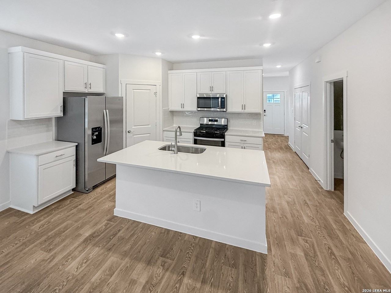 5506 Daylight Dr - Photo 2 of 32