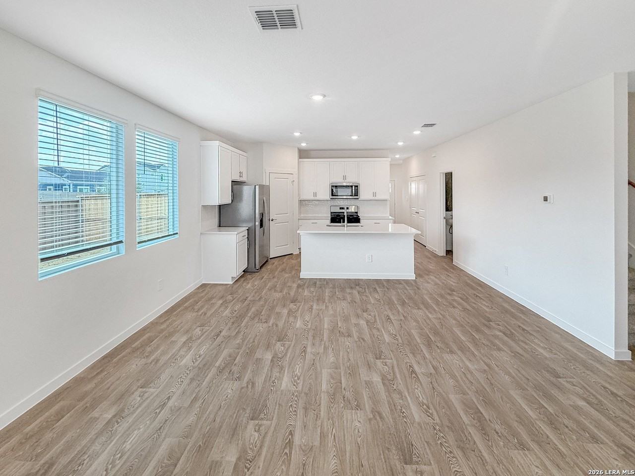 5506 Daylight Dr - Photo 6 of 32