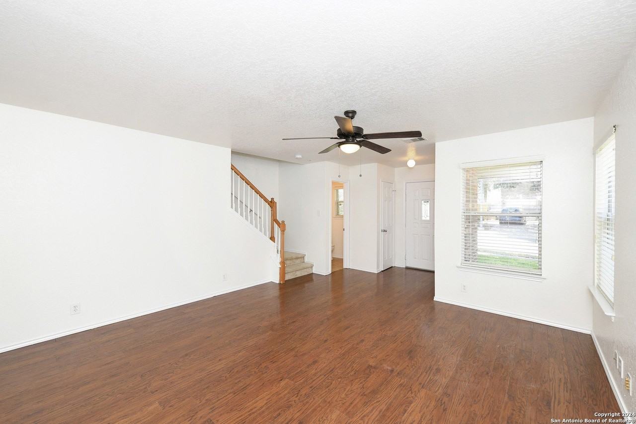 16134 Branching Oaks - Photo 4 of 25