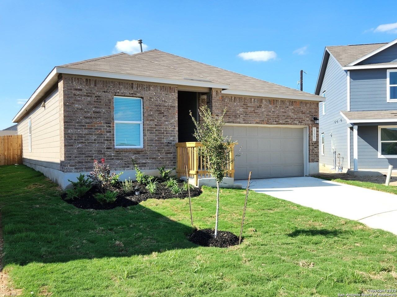 13907 Sickle Rdg - Photo 2 of 36