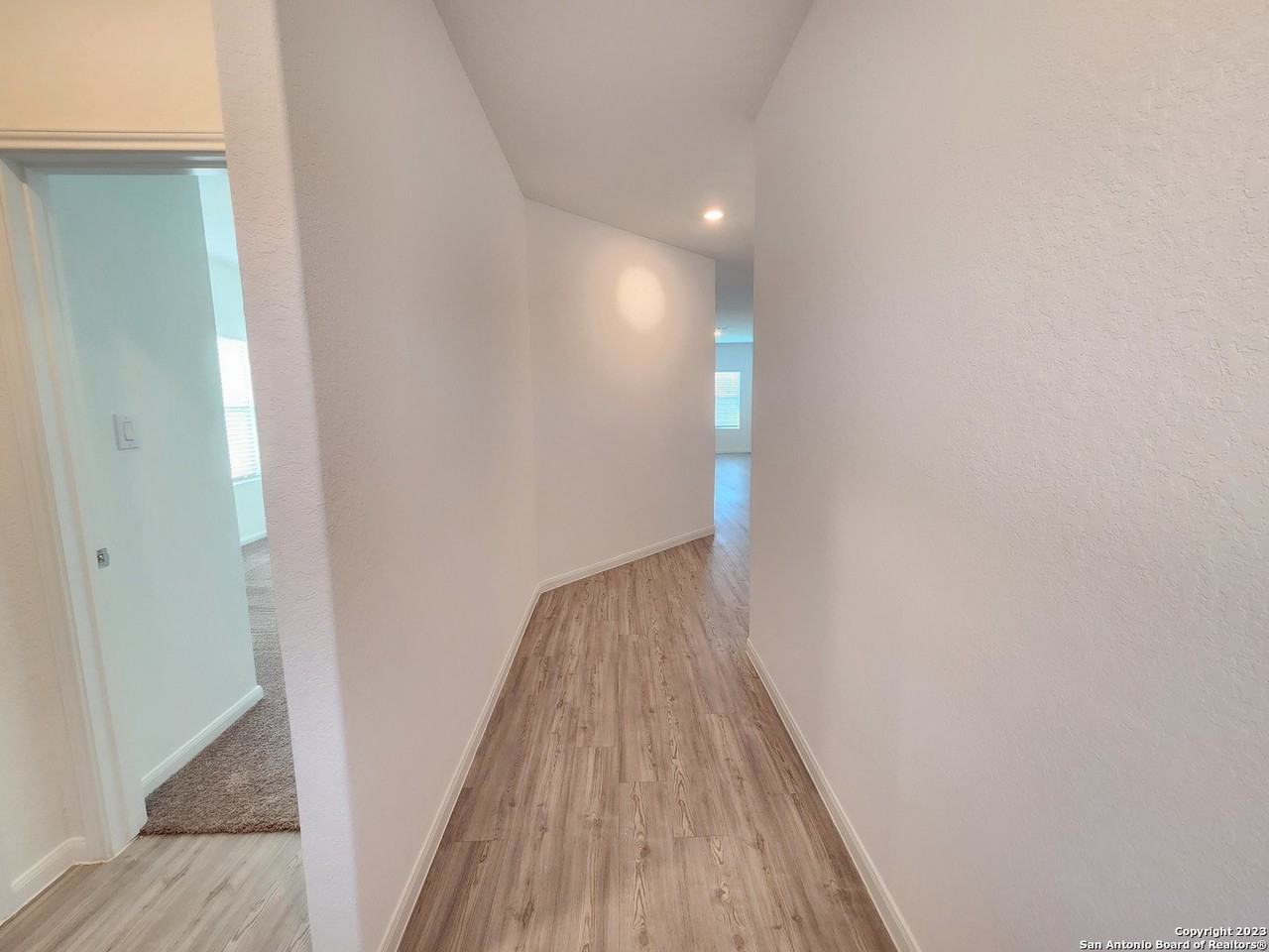 13907 Sickle Rdg - Photo 5 of 36