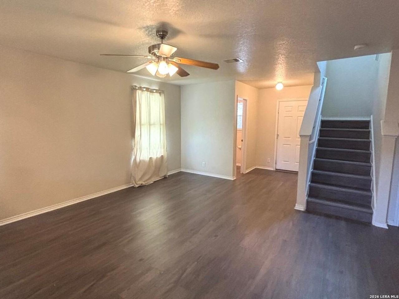 136 Hampton Way - Photo 5 of 22