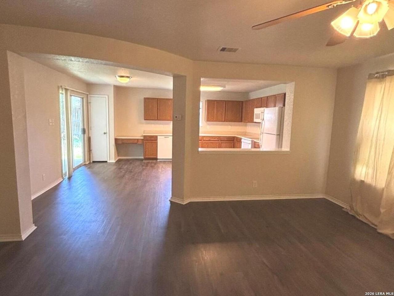 136 Hampton Way - Photo 7 of 22