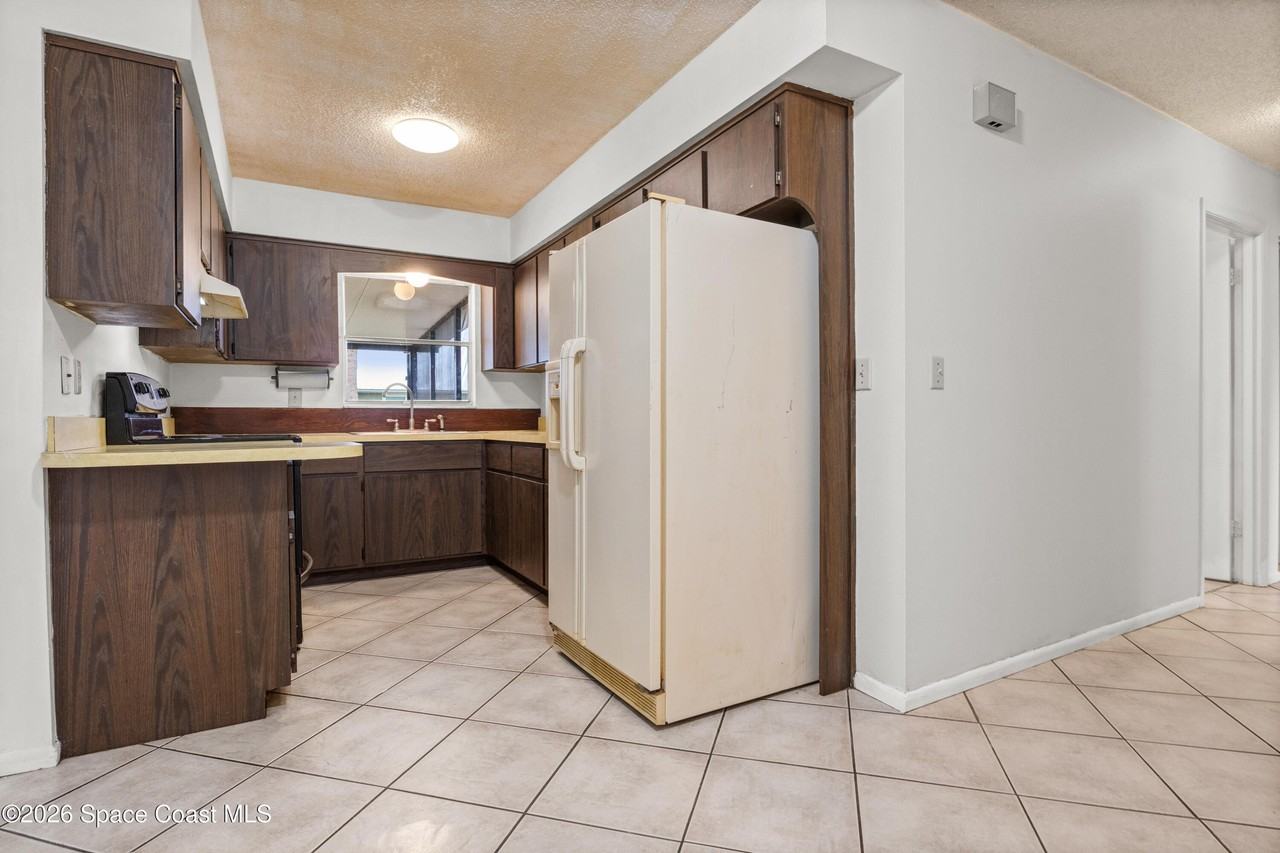 1569 Richards Dr Ne - Photo 4 of 7