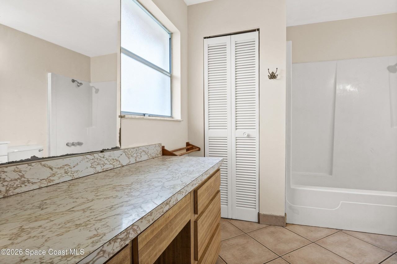 1569 Richards Dr Ne - Photo 5 of 7