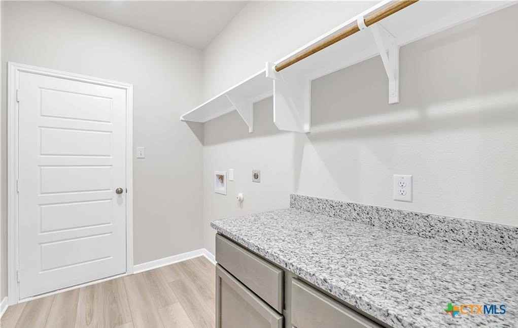 4537 Allison Dr - Photo 6 of 34