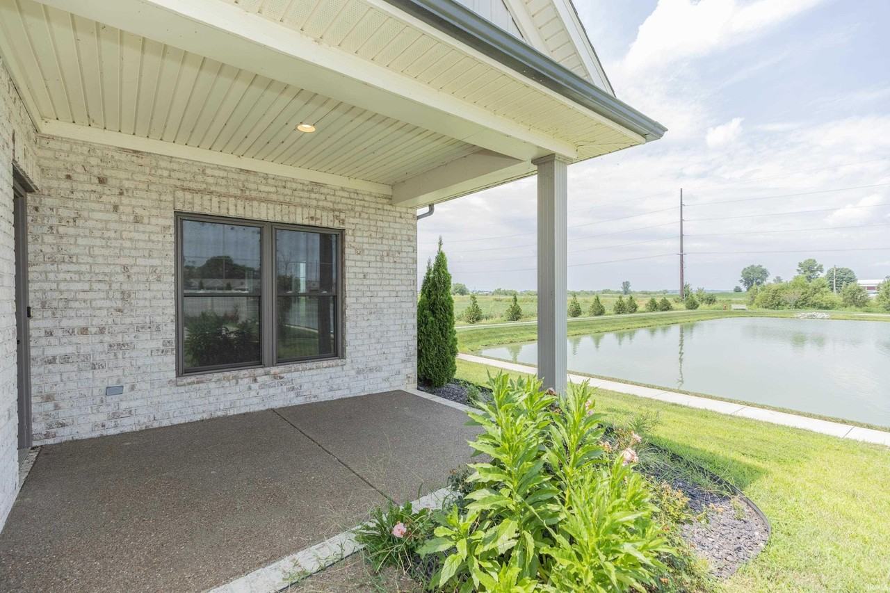3390 White Oak Trl - Photo 2 of 30