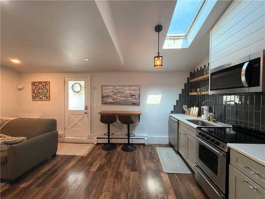 38 Hilltop Ave - Photo 6 of 34