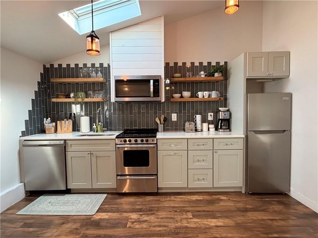 38 Hilltop Ave - Photo 7 of 34