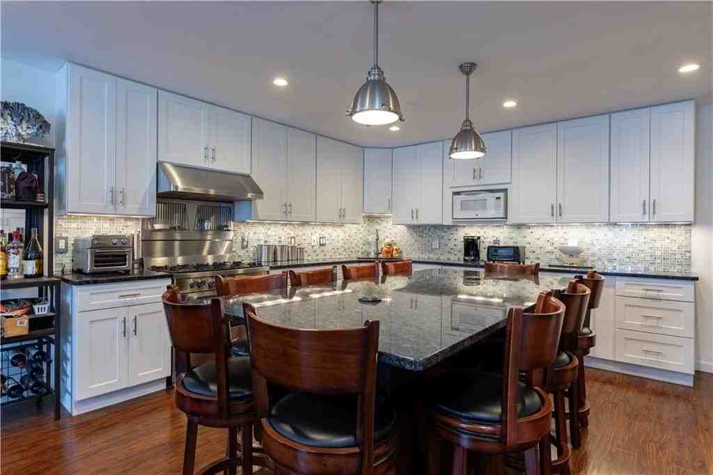 14 Clinton Ave #3 - Photo 5 of 22