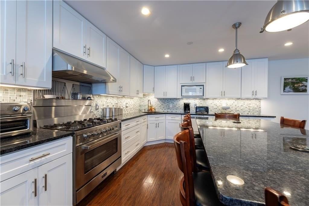 14 Clinton Ave #3 - Photo 7 of 22