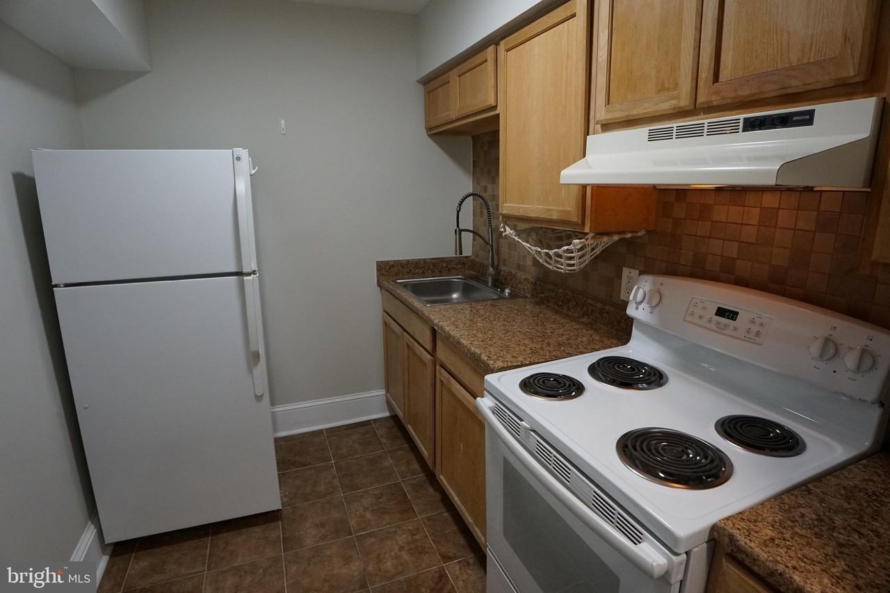 804 Cathedral St #9 - Photo 4 of 8