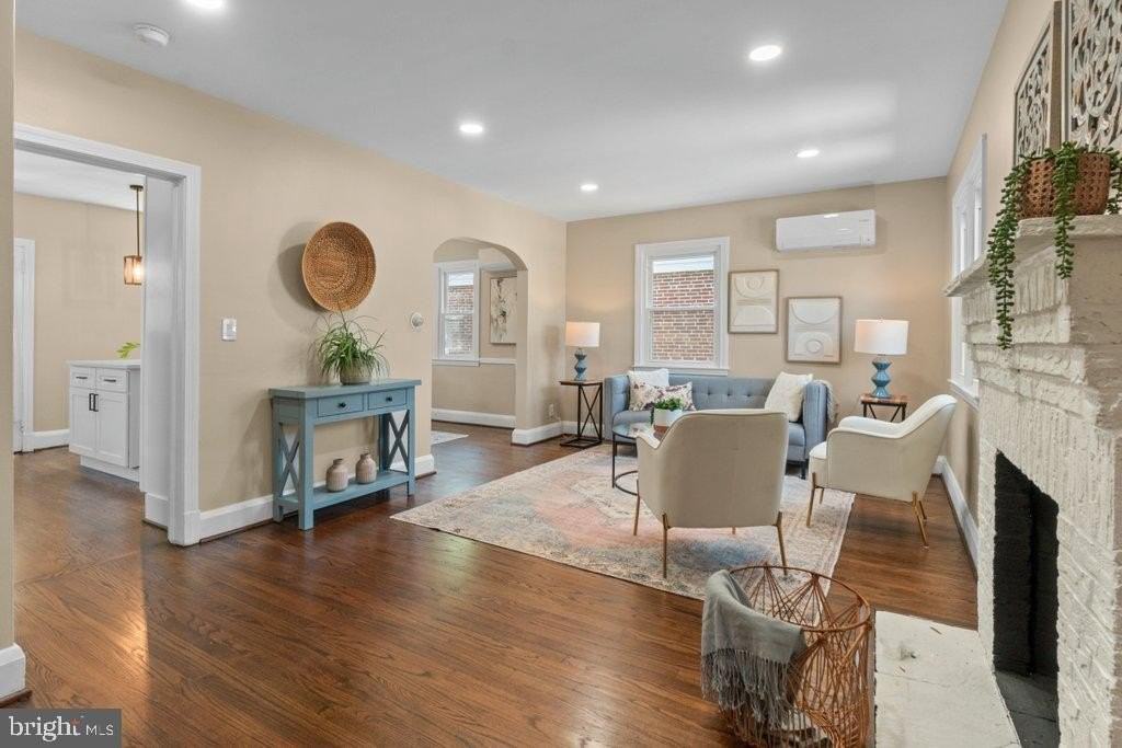 3027 Lavender Ave - Photo 3 of 25
