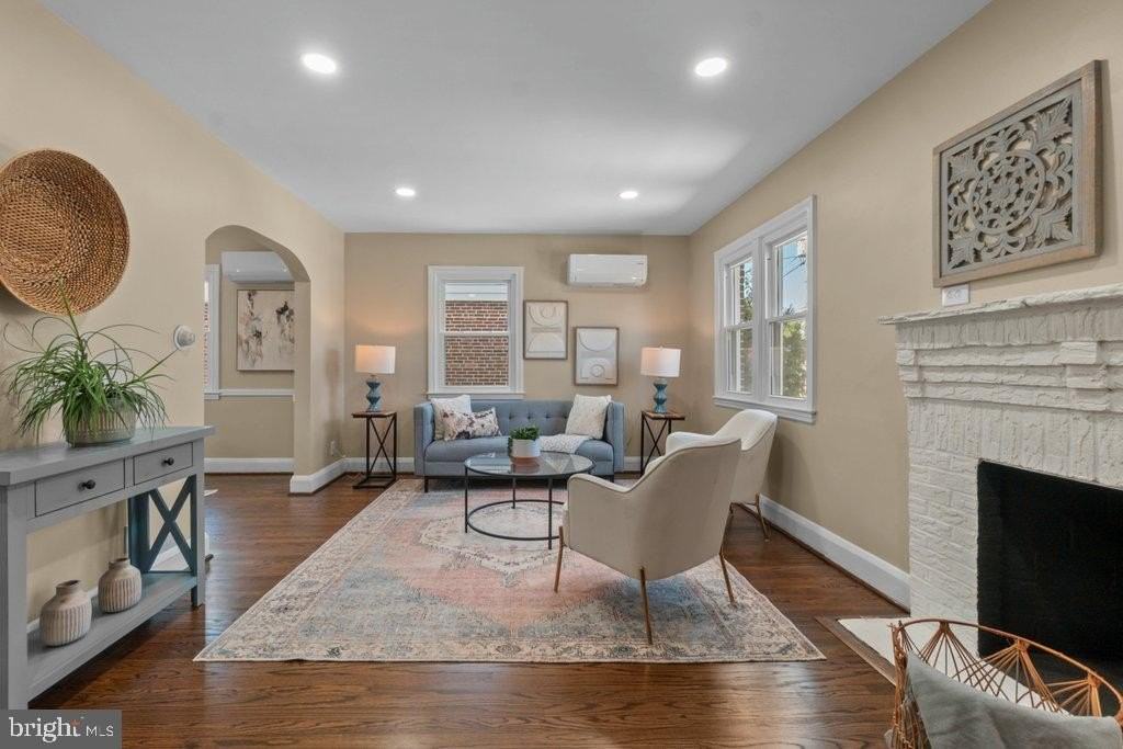 3027 Lavender Ave - Photo 4 of 25