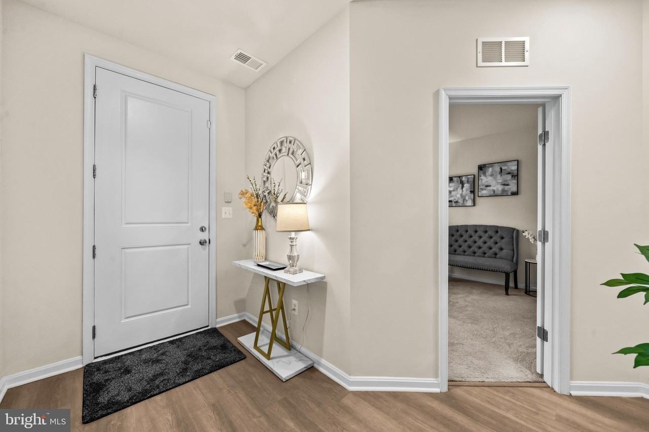 2563 Grangemill Ln - Photo 3 of 44