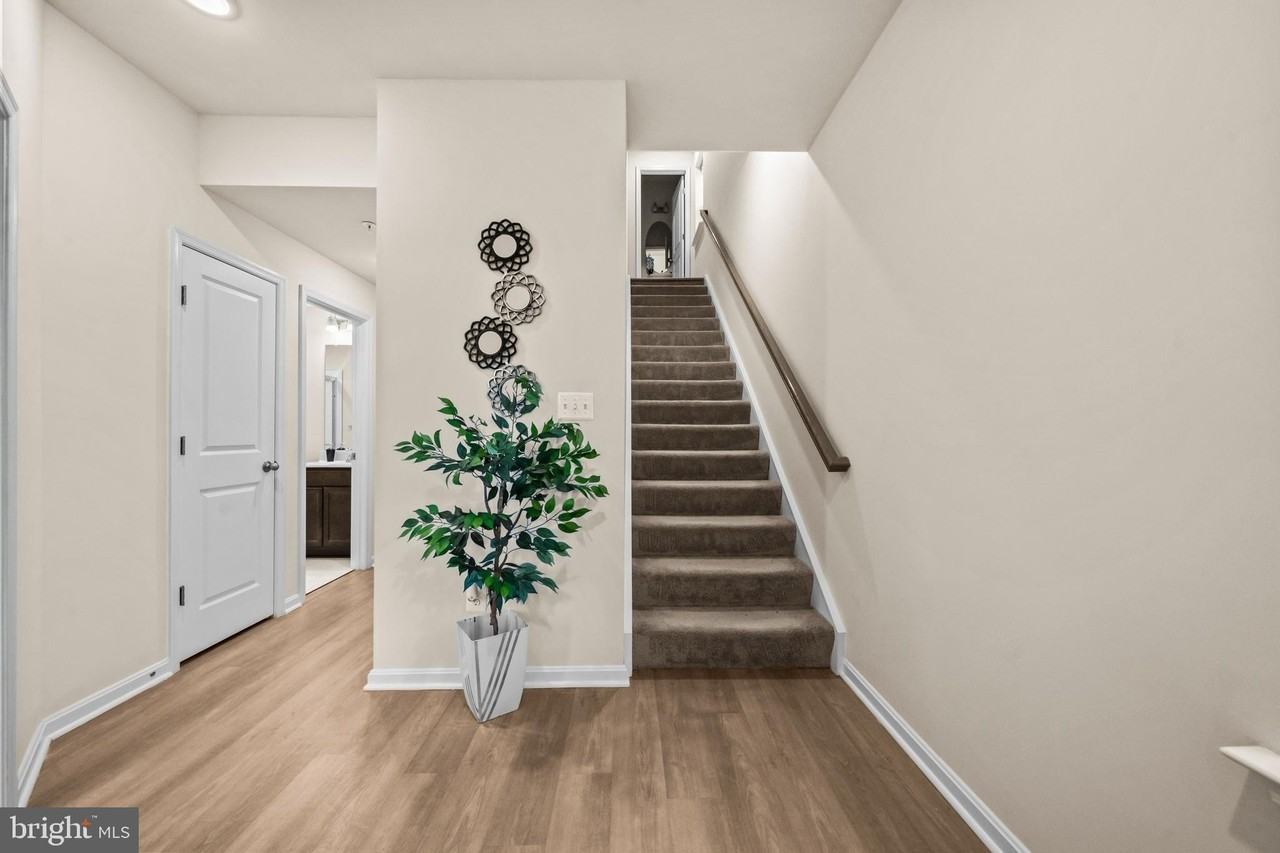 2563 Grangemill Ln - Photo 4 of 44