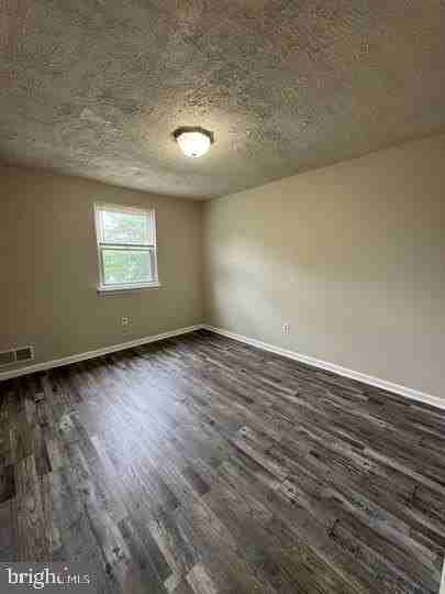 1919 Addison Rd S - Photo 5 of 8