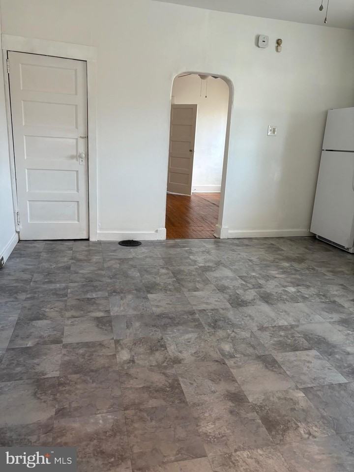 314 W 4th St - Photo 6 of 20