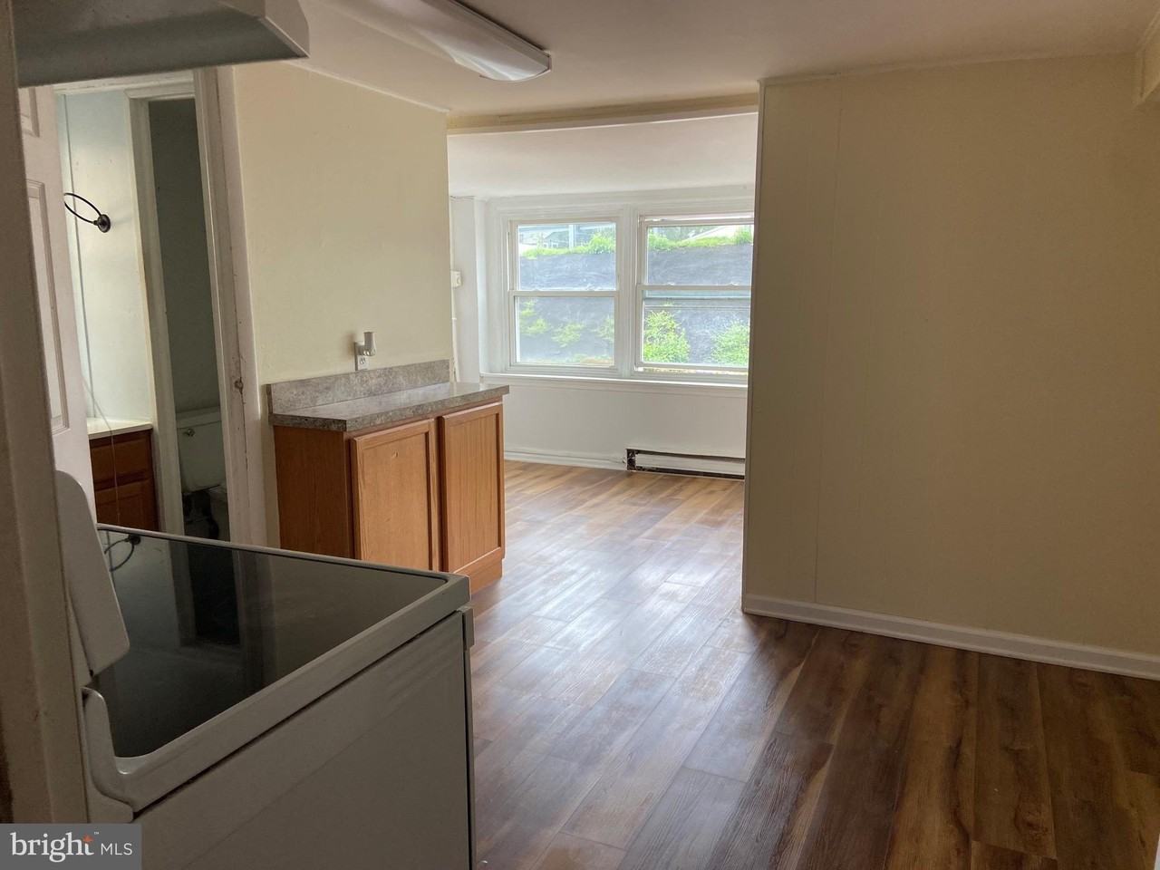 849 Street Rd #B - Photo 5 of 8