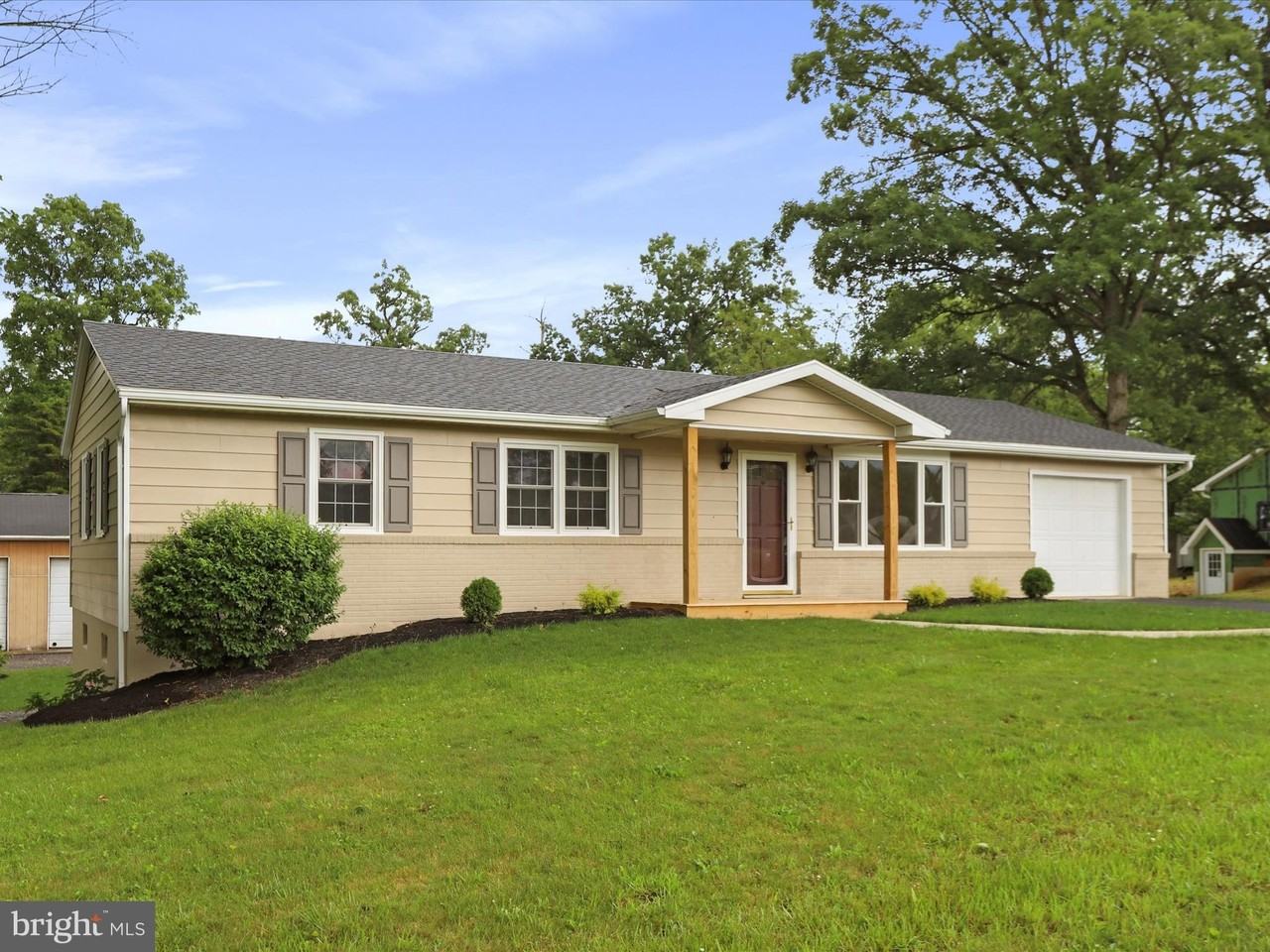 601 Overcash Rd - Photo 2 of 32