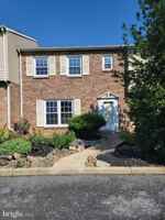 featured image of 4517 N Hedgerow Dr