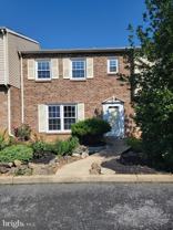 4517 N Hedgerow Dr - Photo 1 of 1