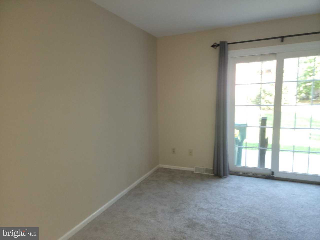 4517 N Hedgerow Dr - Photo 3 of 9