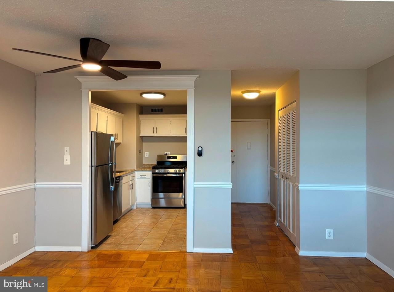 2030 N Adams St #1008 - Photo 5 of 26