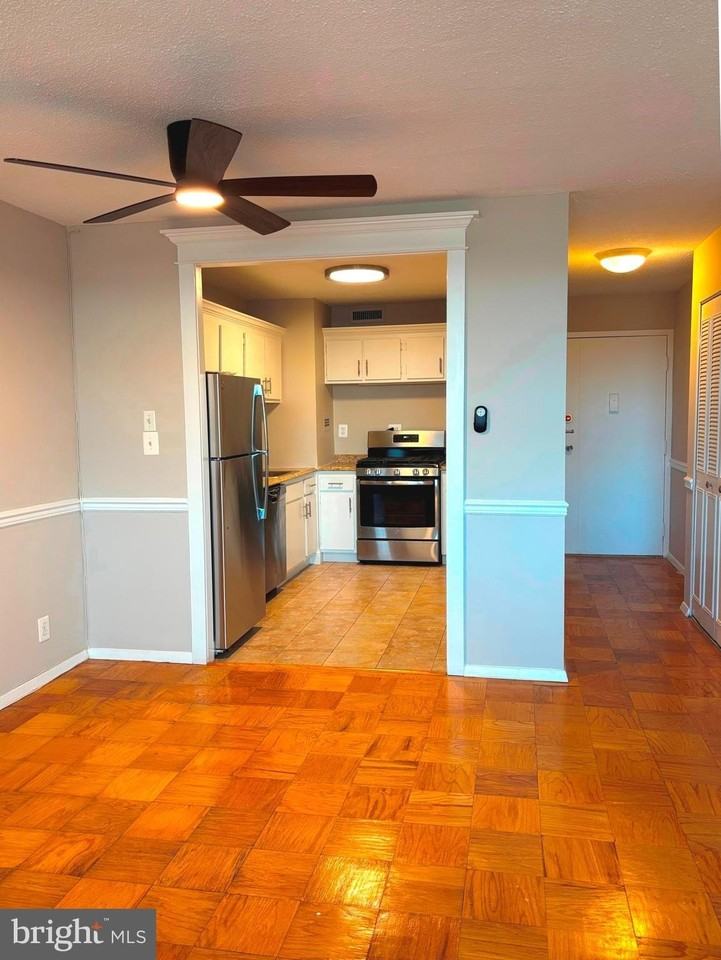 2030 N Adams St #1008 - Photo 7 of 26