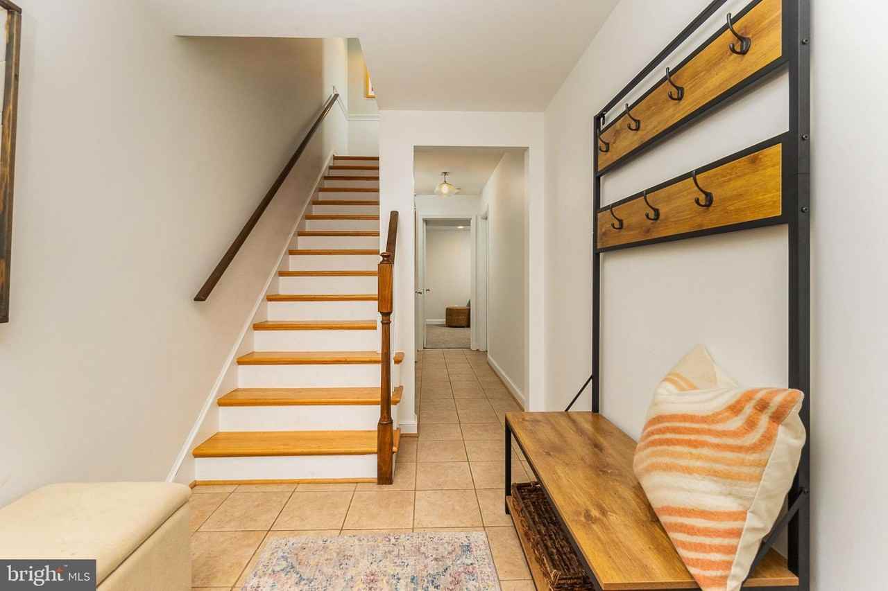 2320 Sanford St - Photo 6 of 24