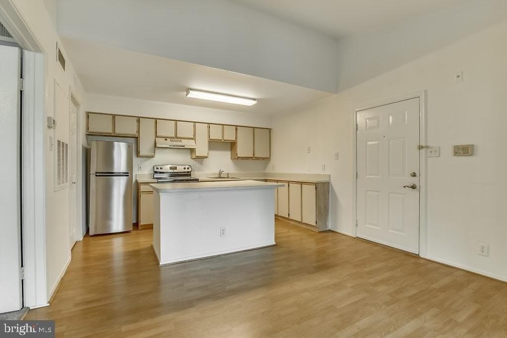 3305 Wyndham Cir #353 - Photo 5 of 30